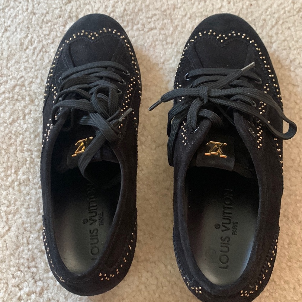 Louis Vuitton shoes size 38 Good condition-Good for travel